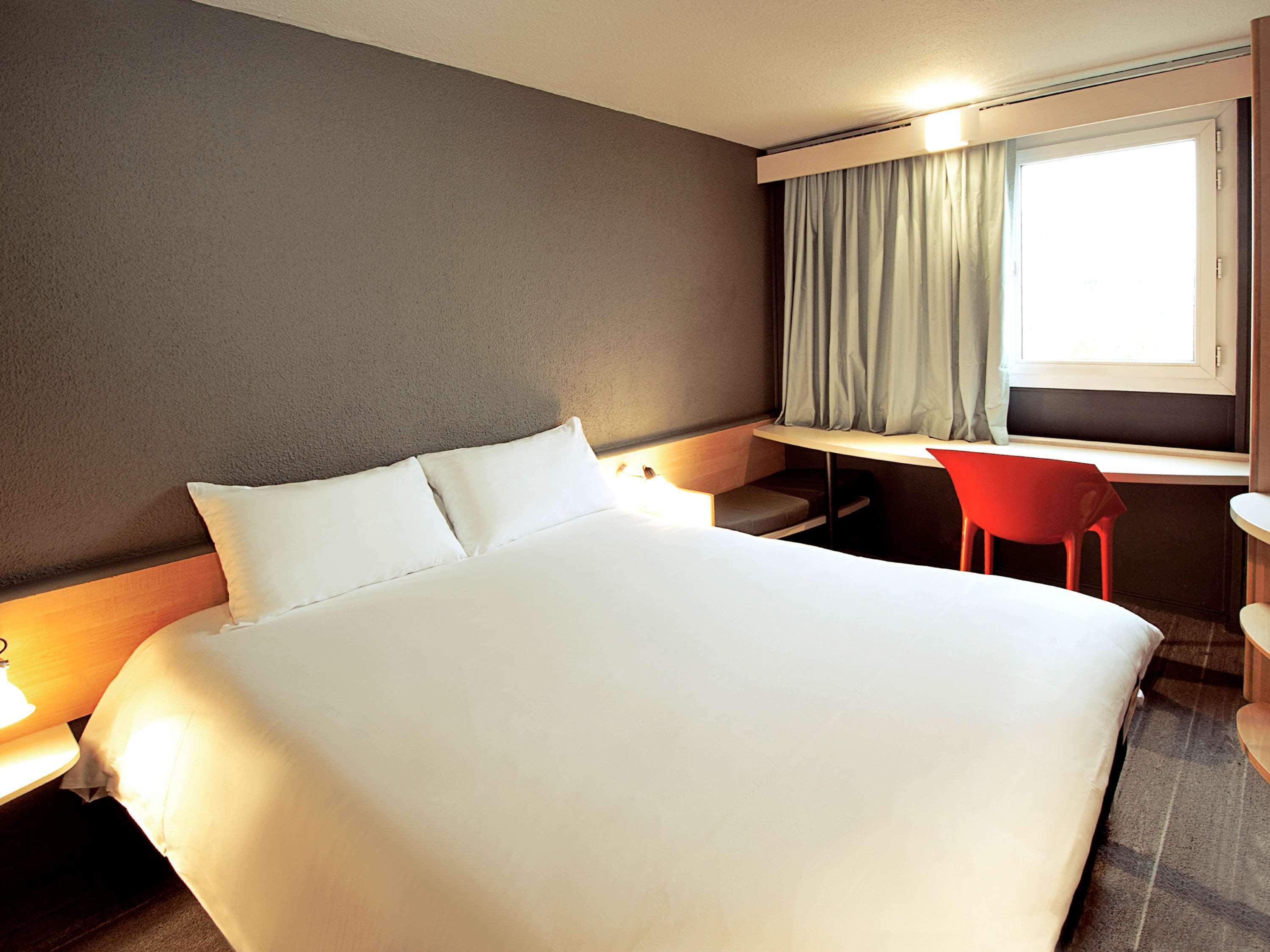 Ibis Kortrijk Centrum Экстерьер фото