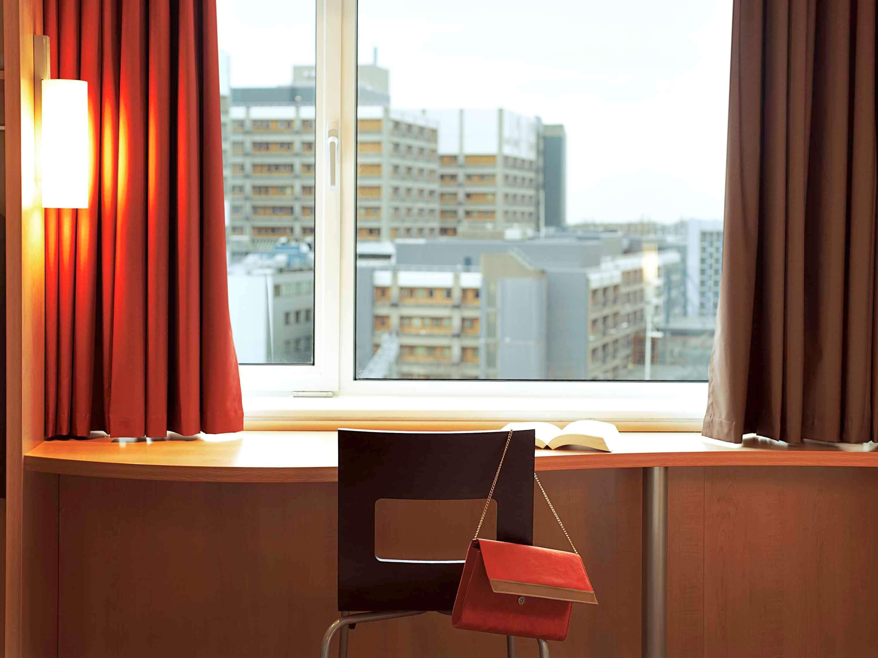 Ibis Kortrijk Centrum Экстерьер фото